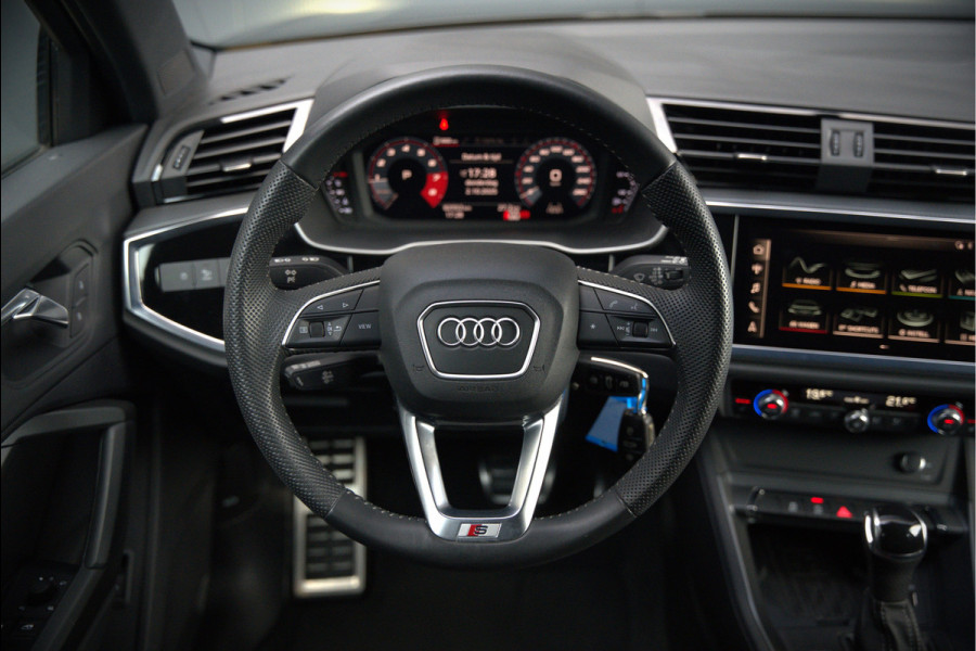 Audi Q3 40 TFSI quattro S Line Pro Line S | 190 PK | Panoramadak | Matrix Led | Stoelverwarming | Leer | Dodehoekdetectie | Automaat | BTW | Black Edition | Cruise Control | Virtual | Navigatie | Dealer Onderhouden |