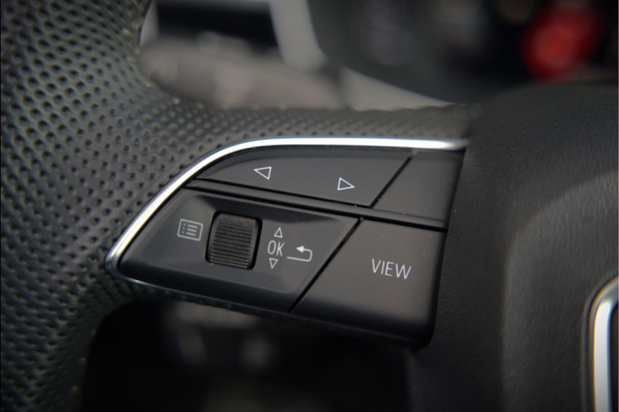 Audi Q3 40 TFSI quattro S Line Pro Line S | 190 PK | Panoramadak | Matrix Led | Stoelverwarming | Leer | Dodehoekdetectie | Automaat | BTW | Black Edition | Cruise Control | Virtual | Navigatie | Dealer Onderhouden |