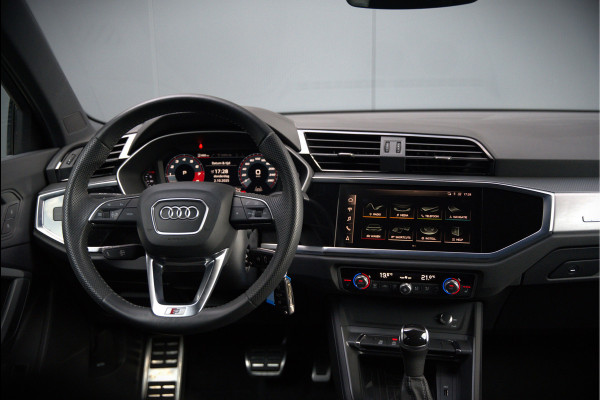 Audi Q3 40 TFSI quattro S Line Pro Line S | 190 PK | Panoramadak | Matrix Led | Stoelverwarming | Leer | Dodehoekdetectie | Automaat | BTW | Black Edition | Cruise Control | Virtual | Navigatie | Dealer Onderhouden |