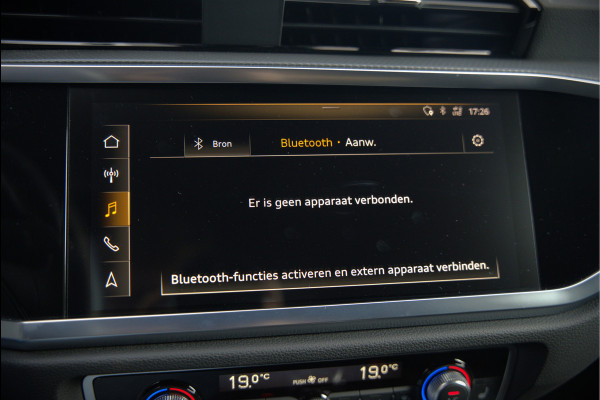 Audi Q3 40 TFSI quattro S Line Pro Line S | 190 PK | Panoramadak | Matrix Led | Stoelverwarming | Leer | Dodehoekdetectie | Automaat | BTW | Black Edition | Cruise Control | Virtual | Navigatie | Dealer Onderhouden |
