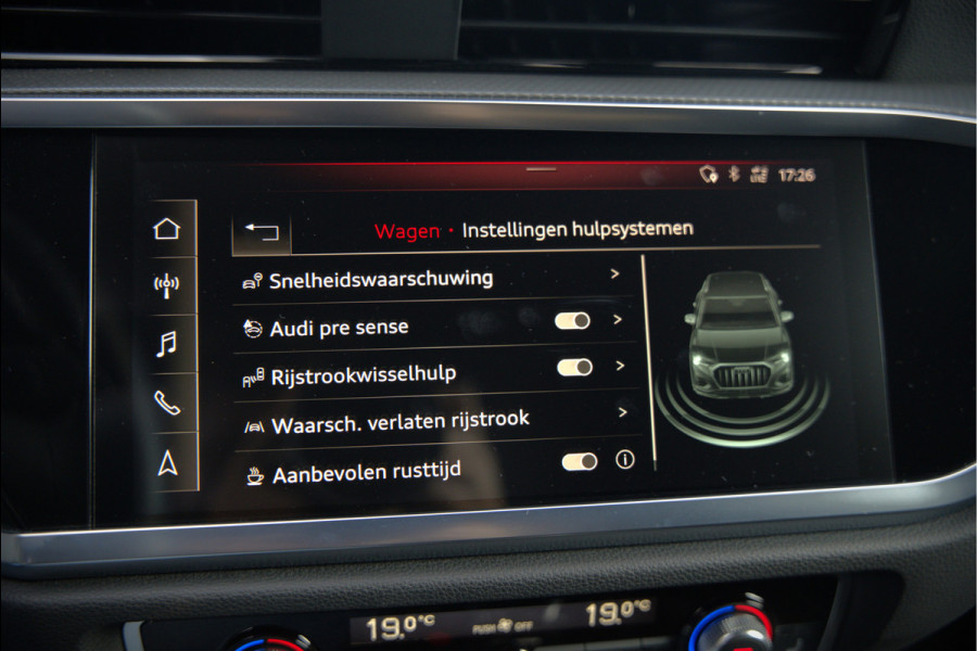 Audi Q3 40 TFSI quattro S Line Pro Line S | 190 PK | Panoramadak | Matrix Led | Stoelverwarming | Leer | Dodehoekdetectie | Automaat | BTW | Black Edition | Cruise Control | Virtual | Navigatie | Dealer Onderhouden |