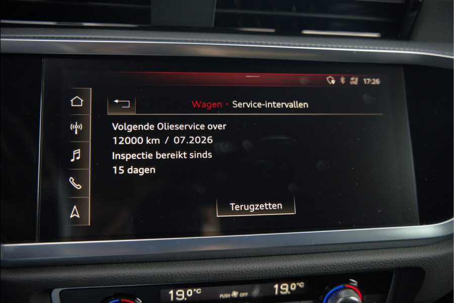 Audi Q3 40 TFSI quattro S Line Pro Line S | 190 PK | Panoramadak | Matrix Led | Stoelverwarming | Leer | Dodehoekdetectie | Automaat | BTW | Black Edition | Cruise Control | Virtual | Navigatie | Dealer Onderhouden |