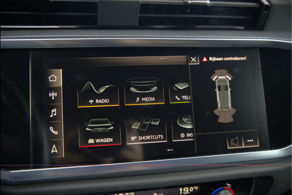Audi Q3 40 TFSI quattro S Line Pro Line S | 190 PK | Panoramadak | Matrix Led | Stoelverwarming | Leer | Dodehoekdetectie | Automaat | BTW | Black Edition | Cruise Control | Virtual | Navigatie | Dealer Onderhouden |
