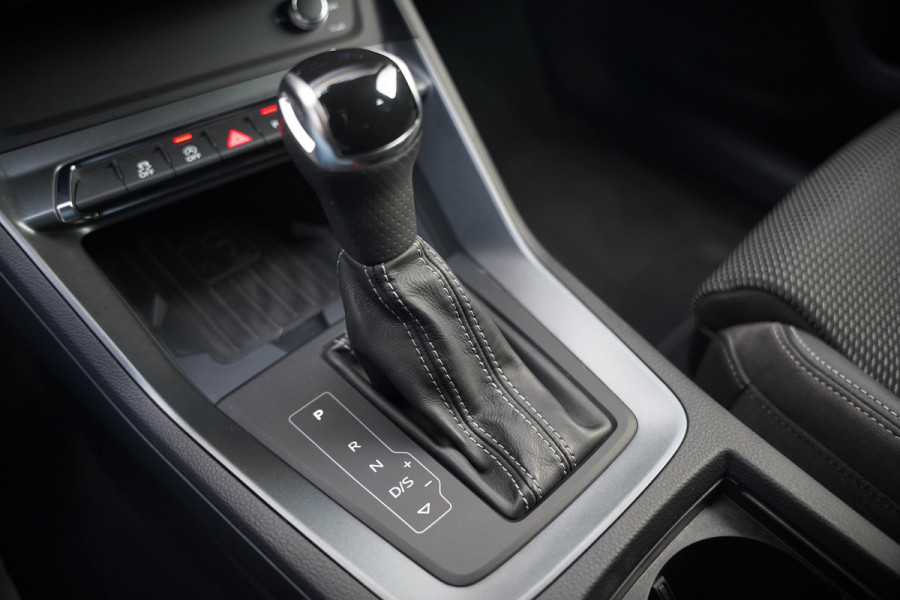 Audi Q3 40 TFSI quattro S Line Pro Line S | 190 PK | Panoramadak | Matrix Led | Stoelverwarming | Leer | Dodehoekdetectie | Automaat | BTW | Black Edition | Cruise Control | Virtual | Navigatie | Dealer Onderhouden |