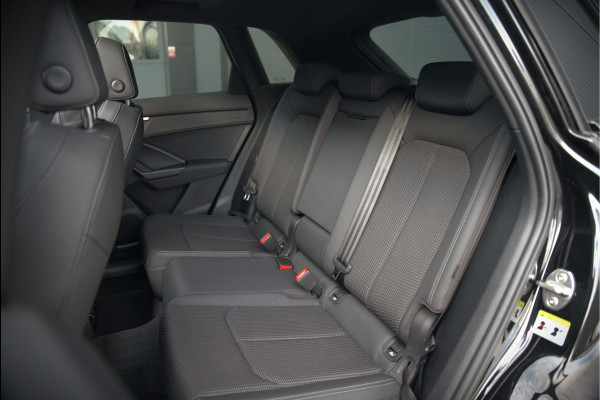 Audi Q3 40 TFSI quattro S Line Pro Line S | 190 PK | Panoramadak | Matrix Led | Stoelverwarming | Leer | Dodehoekdetectie | Automaat | BTW | Black Edition | Cruise Control | Virtual | Navigatie | Dealer Onderhouden |
