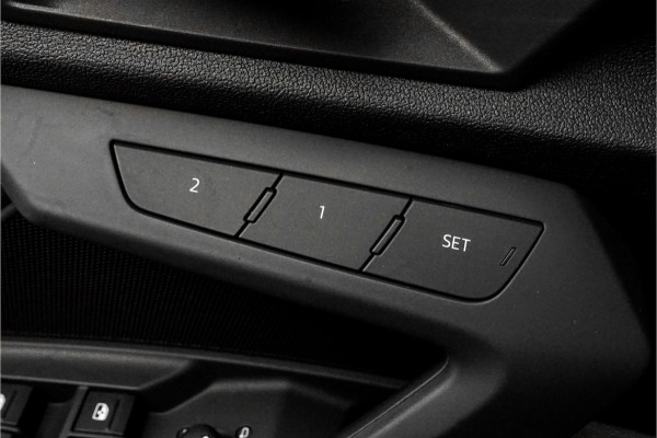 Audi A3 Sportback 40 TFSI e S-Line Pano RS Sportzetels Camera 19"