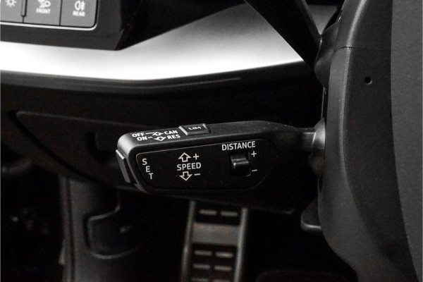 Audi A3 Sportback 40 TFSI e S-Line Pano RS Sportzetels Camera 19"