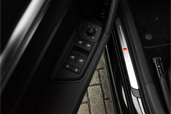 Audi A3 Sportback 40 TFSI e S-Line Pano RS Sportzetels Camera 19"