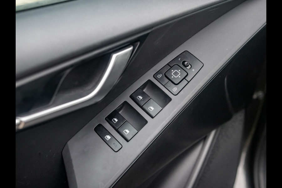 Kia Niro EV Light Edition 64.8 kWh | Navigatie | Achteruitrijcamera | Airco | Cruise control Adaptieve |