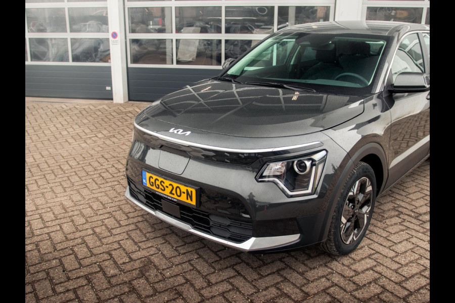 Kia Niro EV Light Edition 64.8 kWh | Navigatie | Achteruitrijcamera | Airco | Cruise control Adaptieve |