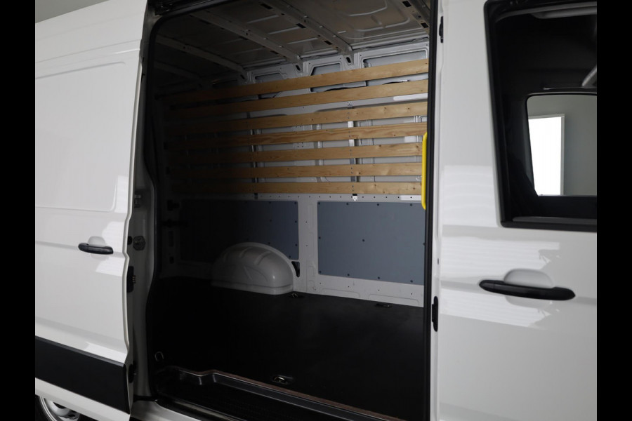 Volkswagen Crafter 35 2.0 TDI L3H3 EURO VI 140 pk Automaat| Verlengde garantie | Navigatie | Parkeersensoren | Achteruitrijcamera | Cruise control | Apple Carplay/Android Auto |
