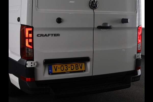 Volkswagen Crafter 35 2.0 TDI L3H3 EURO VI 140 pk Automaat| Verlengde garantie | Navigatie | Parkeersensoren | Achteruitrijcamera | Cruise control | Apple Carplay/Android Auto |