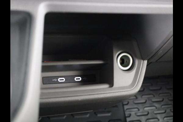 Volkswagen Crafter 35 2.0 TDI L3H3 EURO VI 140 pk Automaat| Verlengde garantie | Navigatie | Parkeersensoren | Achteruitrijcamera | Cruise control | Apple Carplay/Android Auto |