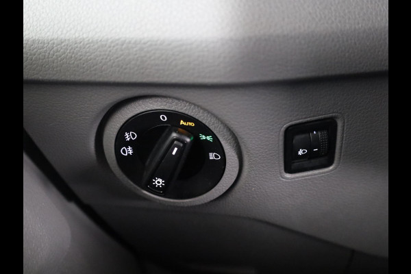 Volkswagen Crafter 35 2.0 TDI L3H3 EURO VI 140 pk Automaat| Verlengde garantie | Navigatie | Parkeersensoren | Achteruitrijcamera | Cruise control | Apple Carplay/Android Auto |