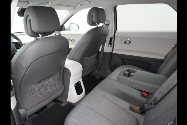 Hyundai IONIQ 5 Connect 58kWh Trekhaak Warmtepomp Apple Carplay Android Auto Adap.Cruise Navi Ecc Camera Pdc Stoel+Stuurverwarming Bluelink DAB Elek.Achterklep 1e Eigenaar Origineel Nederlandse Auto
