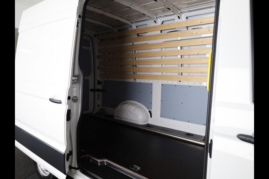 Volkswagen Crafter 35 2.0 TDI L3H3 EURO VI 140 pk Automaat| Verlengde garantie | Navigatie | Parkeersensoren | Achteruitrijcamera | Cruise control | Apple Carplay/Android Auto | Volkswagen Crafter 35 2.0 TDI L3H3 EURO VI 140 pk Automaat| Verlengde garantie | Navigatie | Parkeersensoren | Achteruitrijcamera | Cruise control | Apple Carplay/Android Auto |