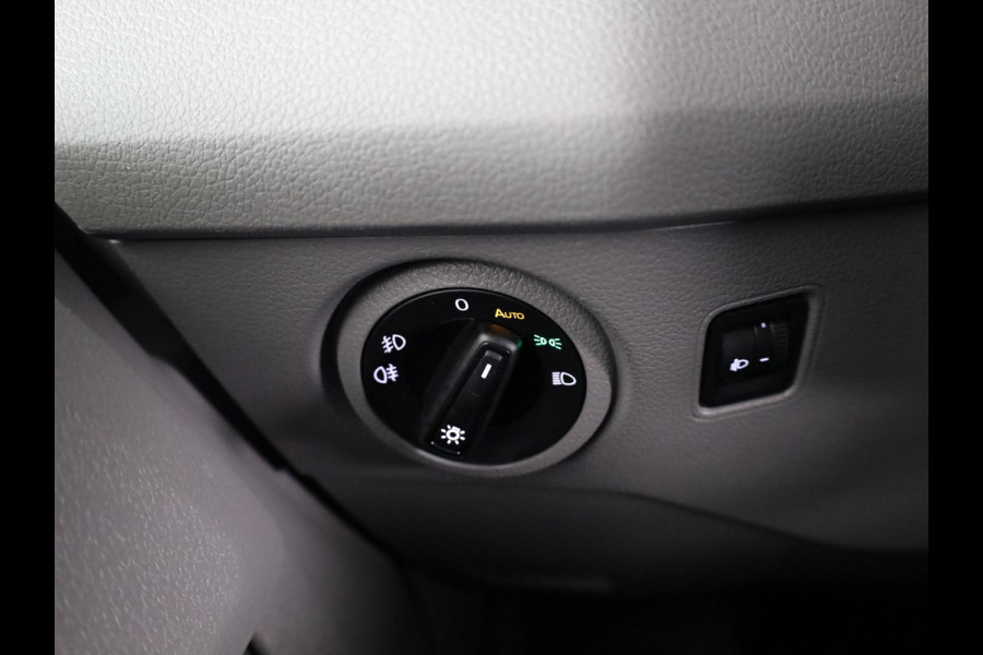 Volkswagen Crafter 35 2.0 TDI L3H3 EURO VI 140 pk Automaat| Verlengde garantie | Navigatie | Parkeersensoren | Achteruitrijcamera | Cruise control | Apple Carplay/Android Auto | Volkswagen Crafter 35 2.0 TDI L3H3 EURO VI 140 pk Automaat| Verlengde garantie | Navigatie | Parkeersensoren | Achteruitrijcamera | Cruise control | Apple Carplay/Android Auto |