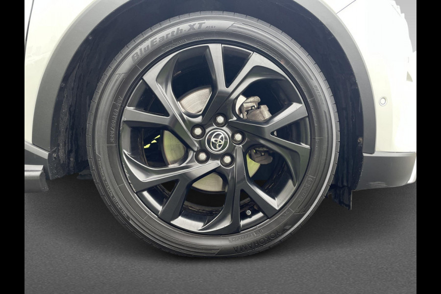 Toyota C-HR 1.8 Hybrid Bi-Tone | leder | JBL Audio | Twotone | trekhaak | sidebars | navigatie