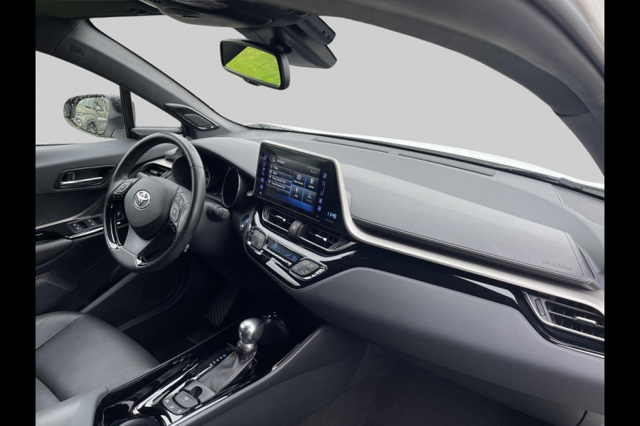 Toyota C-HR 1.8 Hybrid Bi-Tone | leder | JBL Audio | Twotone | trekhaak | sidebars | navigatie