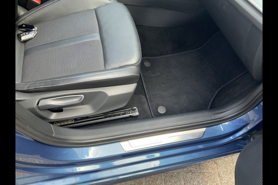 Škoda Octavia Combi 1.4 TSI iV PHEV Business Edition Plus Pano.dak Stoel/Stuur verw. Škoda Octavia Combi 1.4 TSI iV PHEV Business Edition Plus Pano.dak Stoel/Stuur verw.