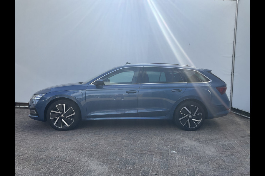 Škoda Octavia Combi 1.4 TSI iV PHEV Business Edition Plus Pano.dak Stoel/Stuur verw. Škoda Octavia Combi 1.4 TSI iV PHEV Business Edition Plus Pano.dak Stoel/Stuur verw.