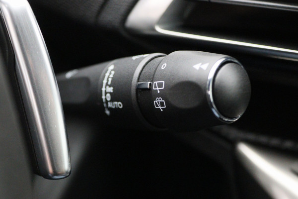 Peugeot 3008 1.6 HYbrid 225 Allure Pack Business
