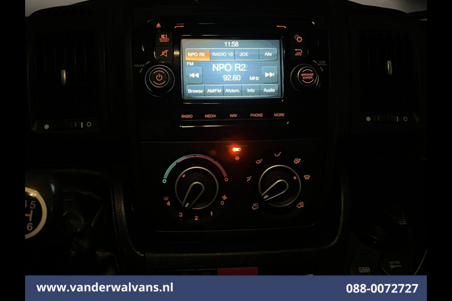 Citroën Jumper 2.0 BlueHDi 164pk L2H2 Euro6 Airco | Imperiaal | Navigatie | 2500kg Trekhaak | Camera | Cruisecontrol Parkeersensoren, Bijrijdersbank