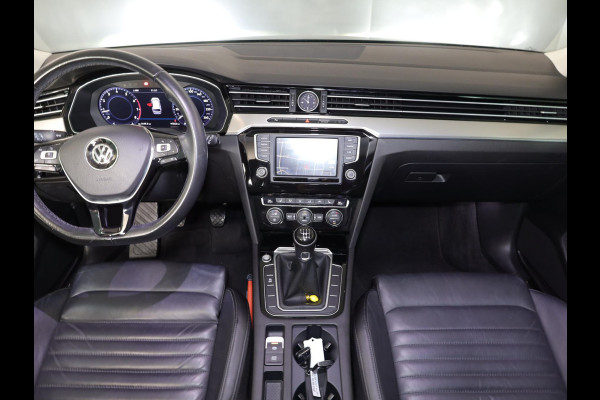 Volkswagen Passat Variant 1.4 TSI ACT Highline 150pk 6bak| Leer| Trekhaak| alarm| el. achterklep