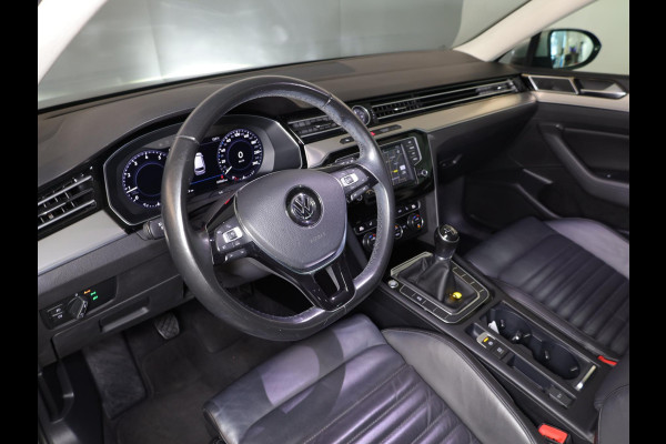 Volkswagen Passat Variant 1.4 TSI ACT Highline 150pk 6bak| Leer| Trekhaak| alarm| el. achterklep