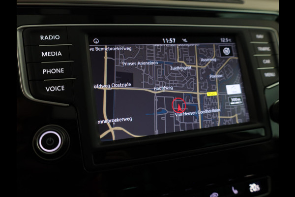 Volkswagen Passat Variant 1.4 TSI ACT Highline 150pk 6bak| Leer| Trekhaak| alarm| el. achterklep