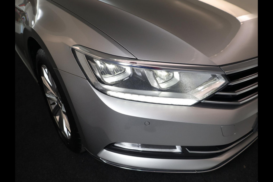 Volkswagen Passat Variant 1.4 TSI ACT Highline 150pk 6bak| Leer| Trekhaak| alarm| el. achterklep