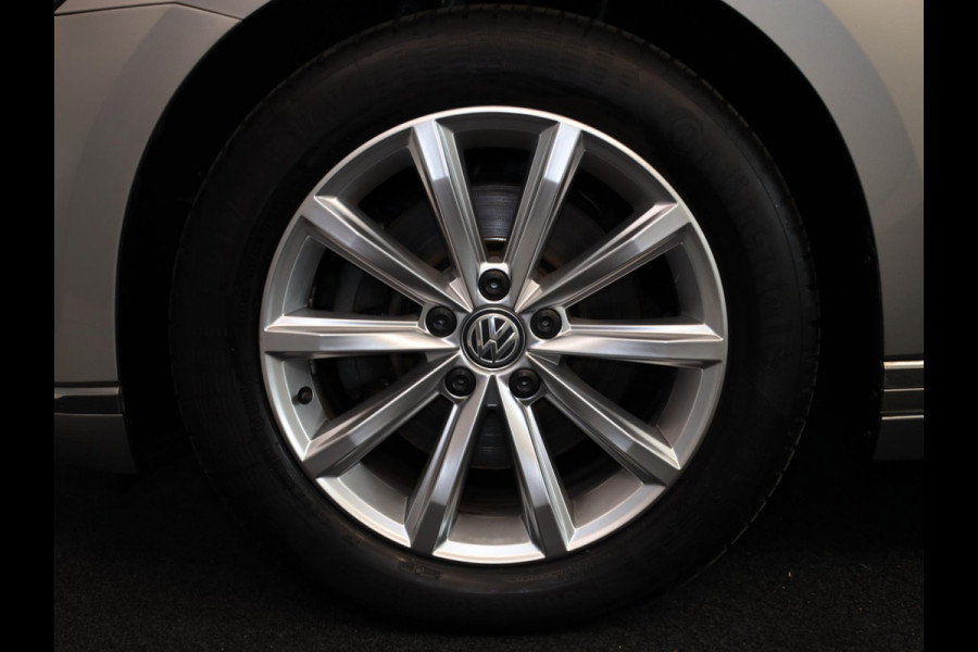 Volkswagen Passat Variant 1.4 TSI ACT Highline 150pk 6bak| Leer| Trekhaak| alarm| el. achterklep