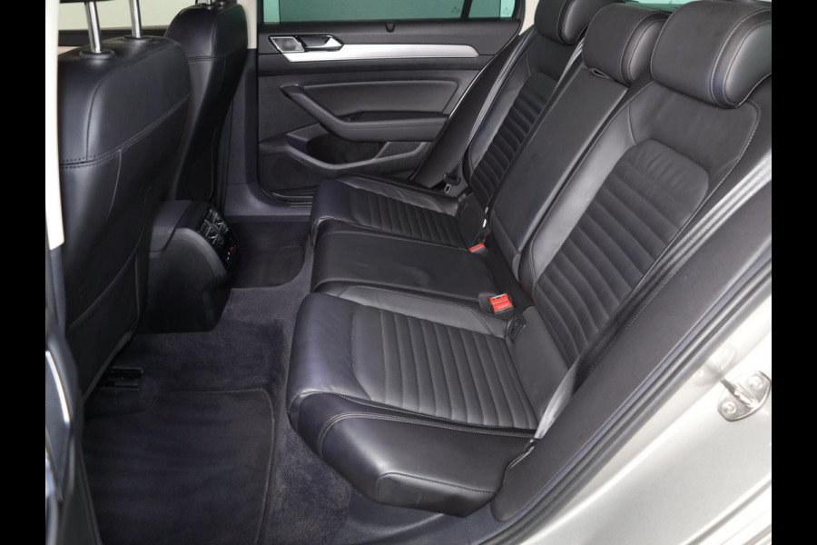 Volkswagen Passat Variant 1.4 TSI ACT Highline 150pk 6bak| Leer| Trekhaak| alarm| el. achterklep
