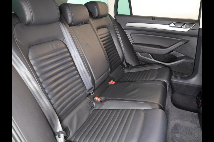 Volkswagen Passat Variant 1.4 TSI ACT Highline 150pk 6bak| Leer| Trekhaak| alarm| el. achterklep