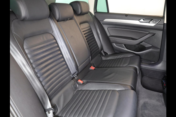 Volkswagen Passat Variant 1.4 TSI ACT Highline 150pk 6bak| Leer| Trekhaak| alarm| el. achterklep