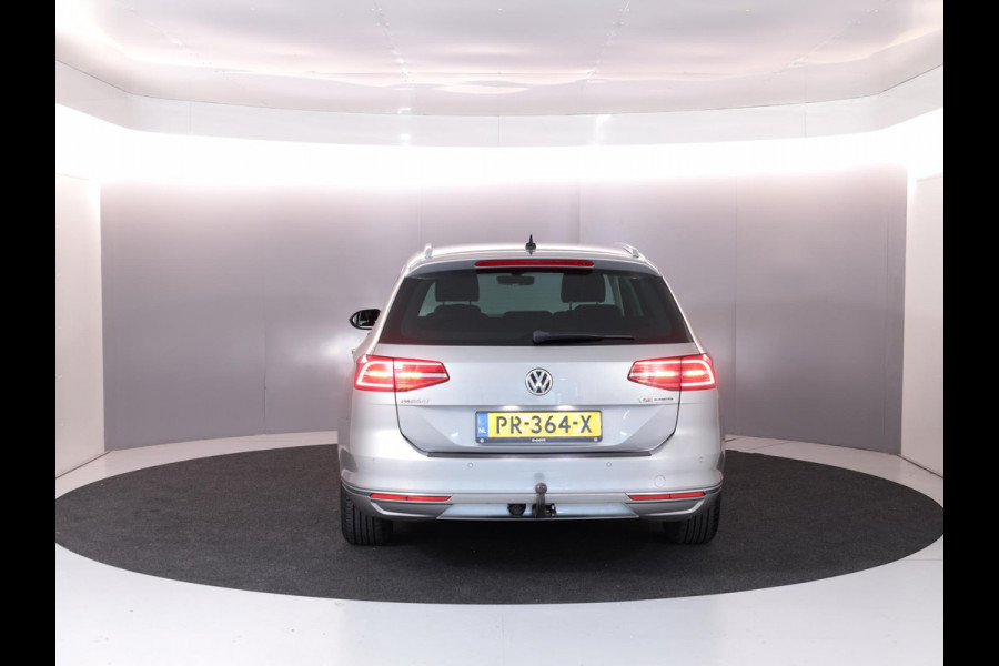 Volkswagen Passat Variant 1.4 TSI ACT Highline 150pk 6bak| Leer| Trekhaak| alarm| el. achterklep