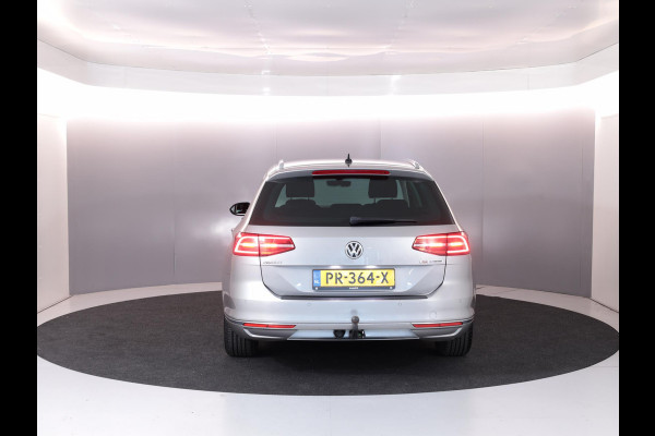 Volkswagen Passat Variant 1.4 TSI ACT Highline 150pk 6bak| Leer| Trekhaak| alarm| el. achterklep