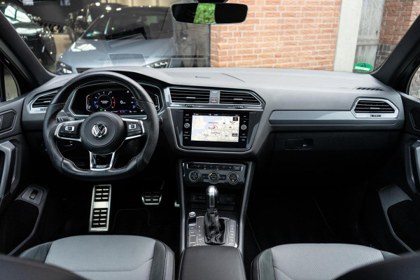 Volkswagen Tiguan 2.0 TSI 4Motion R-Line Pano / Trekhaak / Camera