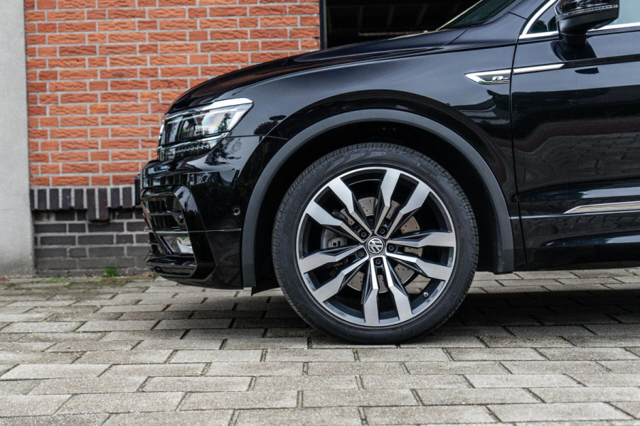 Volkswagen Tiguan 2.0 TSI 4Motion R-Line Pano / Trekhaak / Camera