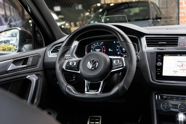 Volkswagen Tiguan 2.0 TSI 4Motion R-Line Pano / Trekhaak / Camera