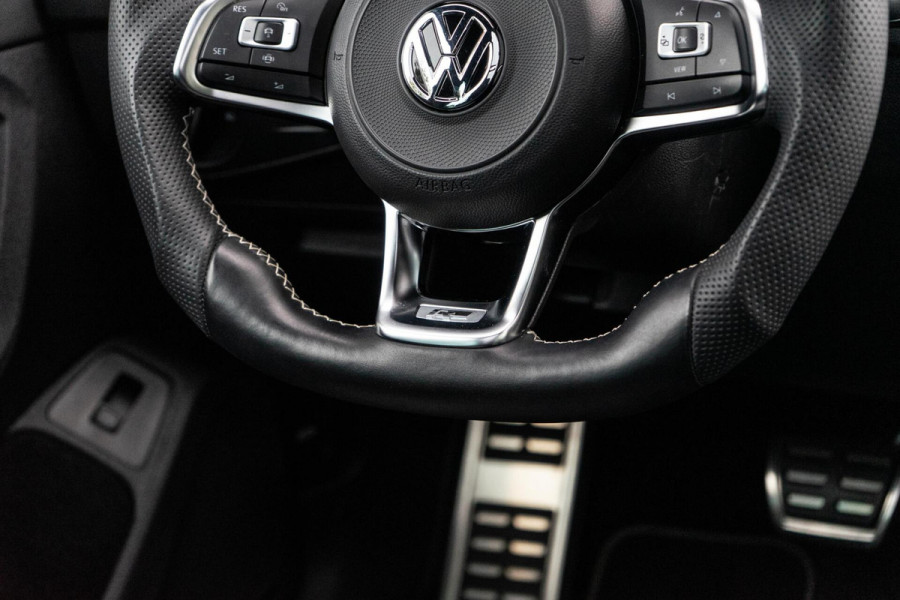 Volkswagen Tiguan 2.0 TSI 4Motion R-Line Pano / Trekhaak / Camera