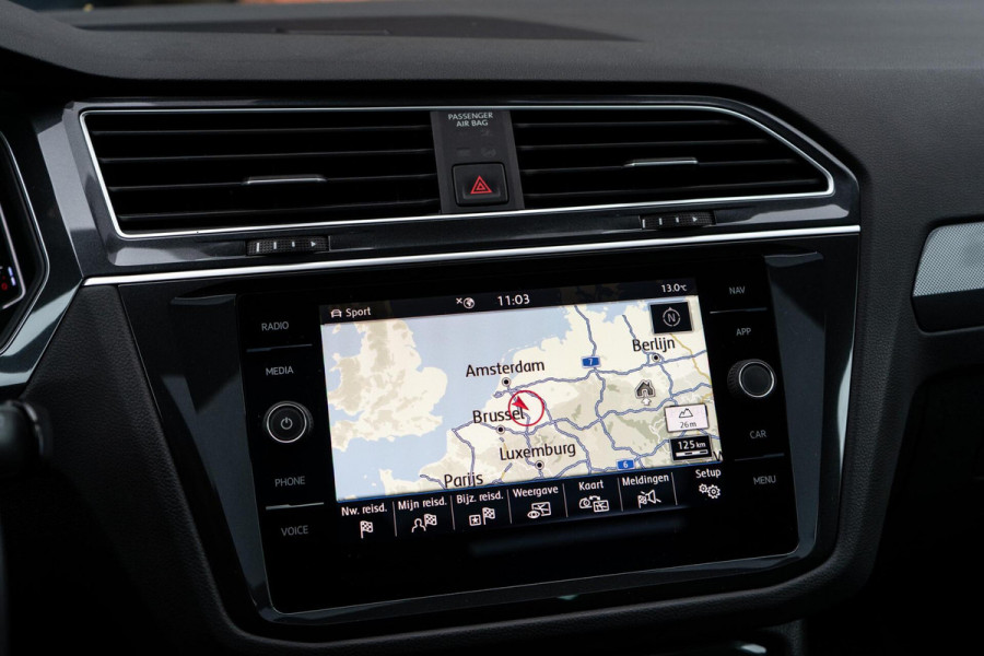 Volkswagen Tiguan 2.0 TSI 4Motion R-Line Pano / Trekhaak / Camera