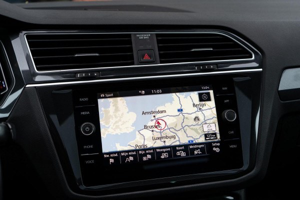 Volkswagen Tiguan 2.0 TSI 4Motion R-Line Pano / Trekhaak / Camera