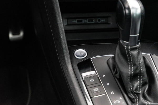 Volkswagen Tiguan 2.0 TSI 4Motion R-Line Pano / Trekhaak / Camera