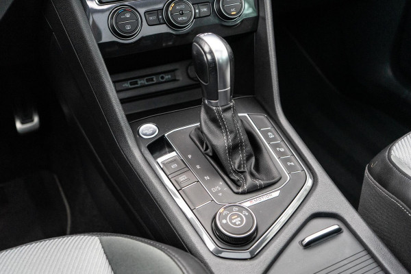 Volkswagen Tiguan 2.0 TSI 4Motion R-Line Pano / Trekhaak / Camera