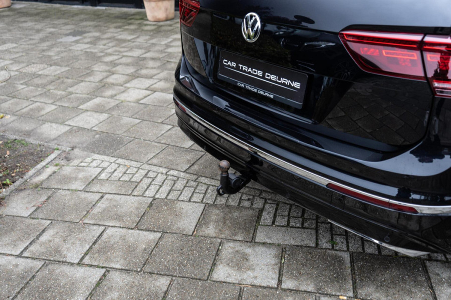 Volkswagen Tiguan 2.0 TSI 4Motion R-Line Pano / Trekhaak / Camera