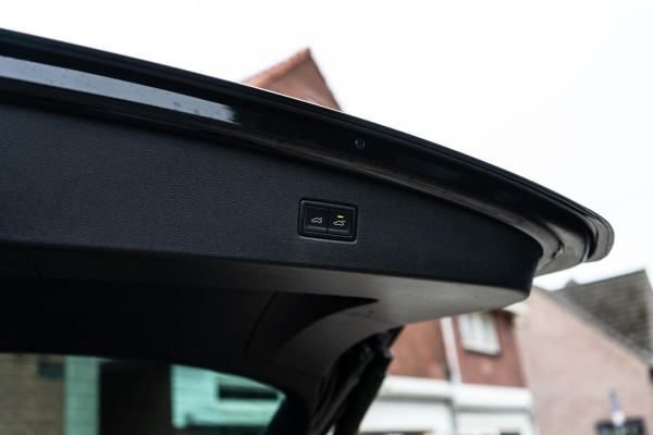 Volkswagen Tiguan 2.0 TSI 4Motion R-Line Pano / Trekhaak / Camera