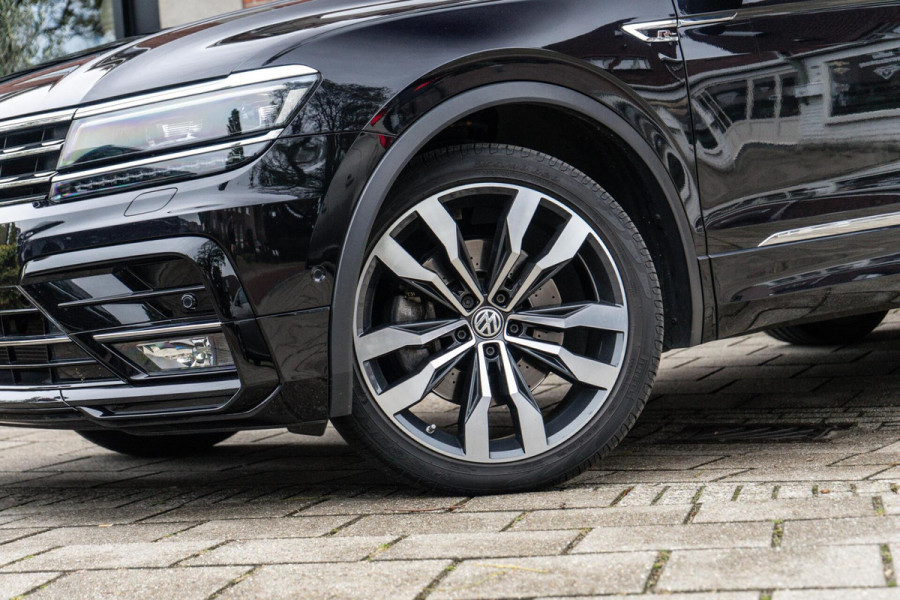 Volkswagen Tiguan 2.0 TSI 4Motion R-Line Pano / Trekhaak / Camera