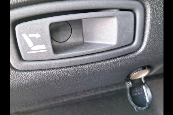 Renault MEGANE Estate 1.3 TCe Intens | automaat | 140PK | halfleder | stoelverwarming Renault MEGANE Estate 1.3 TCe Intens | automaat | 140PK | halfleder | stoelverwarming