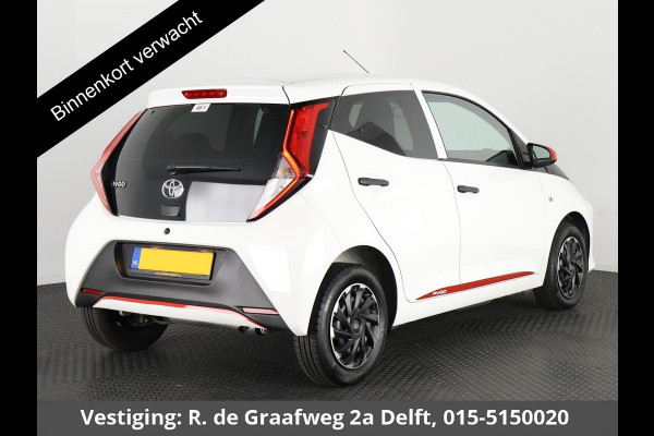 Toyota Aygo 1.0 VVT-i X-Fun Sport + Coral Red Pack | 1e eigenaar | Airco | Privacy Glass | Bluetooth